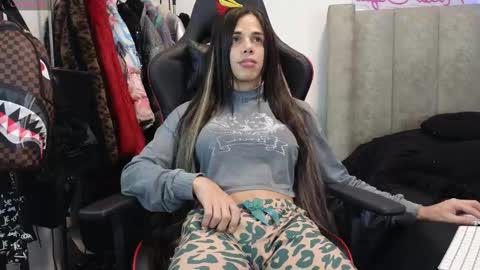 Snapshot of meclarityxxx chatting on December 28, 7:22 pm online show from December 28, 7:22 pm