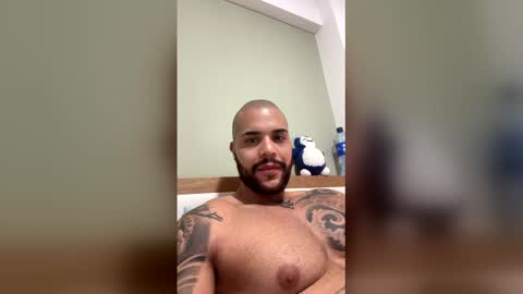 Snapshot of medellindrak chatting on December 23, 12:41 am filippoae online show from December 23, 12:41 am