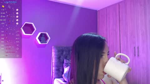 Snapshot of medelynevans chatting on February 7, 11:34 pm medelyn Instagram mady evans13 online show from February 7, 11:34 pm