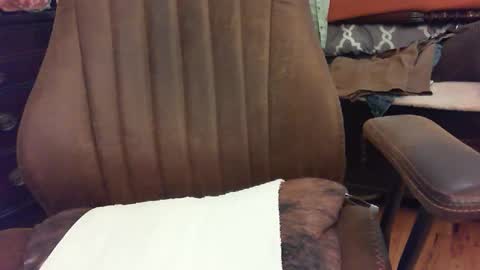 Snapshot of medfirebear chatting on April 25, 8:17 pm medfirebear online show from April 25, 8:17 pm
