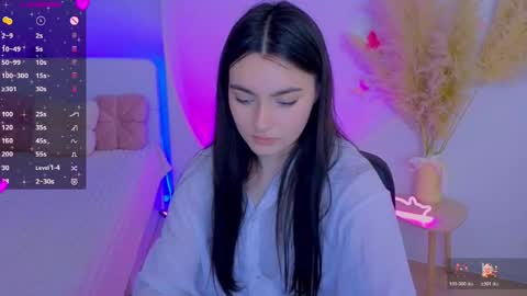 Dina online show from April 14, 8:59 pm