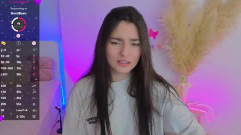 Snapshot of medina_andress chatting on May 2, 8:47 pm Dina online show from May 2, 8:47 pm