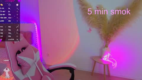 Snapshot of medina_andress chatting on July 19, 10:35 pm Dina online show from July 19, 10:35 pm