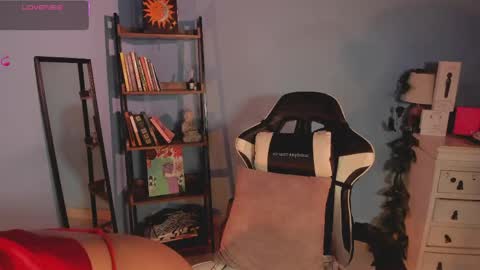 Snapshot of medusa_025 chatting on May 5, 2:30 am Coral online show from May 5, 2:30 am