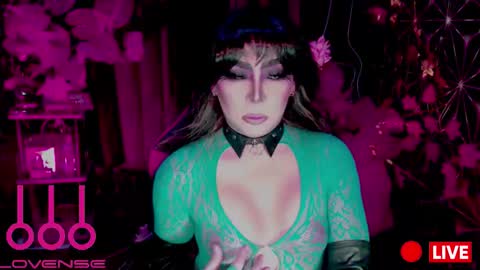 THE QUEEN ALPHA   Queen Medusa Prey online show from February 3, 1:37 am