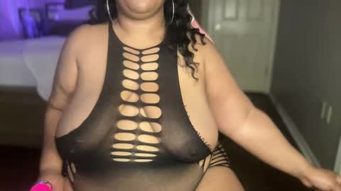 Snapshot of meetsouthernpeach chatting on December 16, 11:28 pm Southern Peach online show from December 16, 11:28 pm