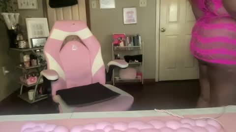 Snapshot of meetsouthernpeach chatting on September 15, 3:23 pm Southern Peach online show from September 15, 3:23 pm