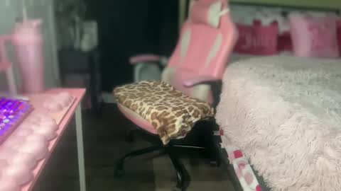 Snapshot of meetsouthernpeach chatting on May 14, 3:57 am Southern Peach online show from May 14, 3:57 am