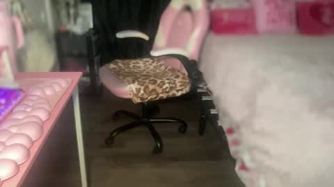Snapshot of meetsouthernpeach chatting on May 21, 5:03 am Southern Peach online show from May 21, 5:03 am