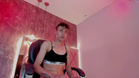 Snapshot of megan_and_clohe chatting on April 29, 6:14 pm M E G A N online show from April 29, 6:14 pm