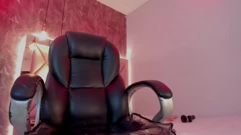 Snapshot of megan_and_clohe chatting on May 13, 6:38 pm M E G A N online show from May 13, 6:38 pm