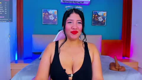 Snapshot of megan_bigboobs3 chatting on July 15, 2:06 am Megan online show from July 15, 2:06 am