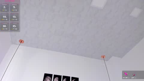 Snapshot of megan_brunette2 chatting on June 29, 12:28 am megan_brunette2 online show from June 29, 12:28 am