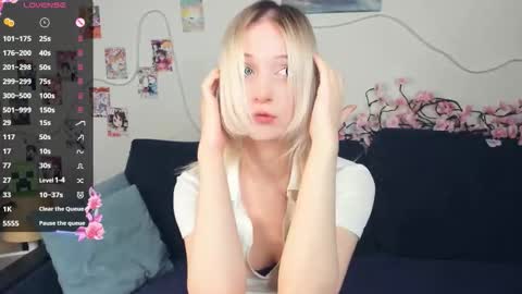 Snapshot of megan_chan chatting on March 4, 5:41 pm Megan and Anna online show from March 4, 5:41 pm