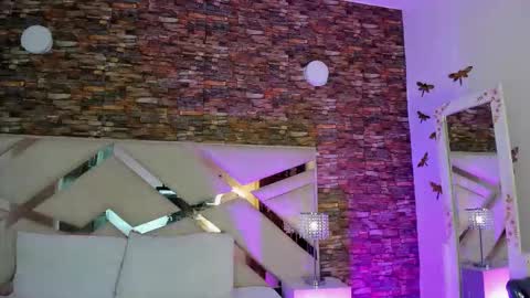     online show from November 4, 11:20 am