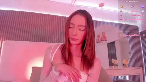 MEGAN online show from April 17, 5:16 pm