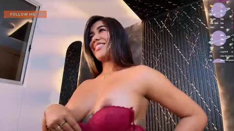 Snapshot of megan_raiin chatting on April 14, 7:47 am megan_raiin online show from April 14, 7:47 am
