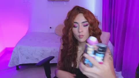 Snapshot of megan_ricci chatting on February 22, 9:59 pm Laura online show from February 22, 9:59 pm