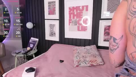 Snapshot of megan_tattoo chatting on November 9, 11:08 am Megan online show from November 9, 11:08 am