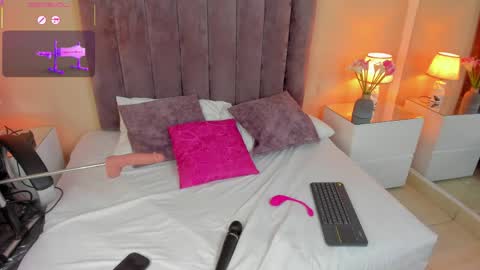 Snapshot of megan_thompsoon1 chatting on May 23, 2:10 pm Megan online show from May 23, 2:10 pm