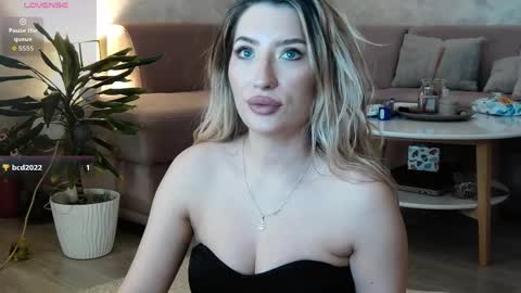 Megan online show from May 18, 6:58 pm