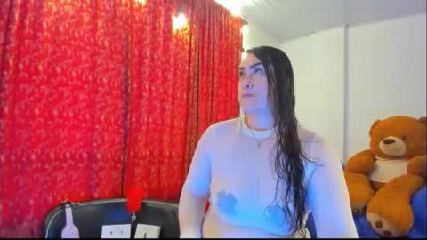 Snapshot of meganhotcurvy chatting on May 29, 3:32 pm meganhotcurvy online show from May 29, 3:32 pm