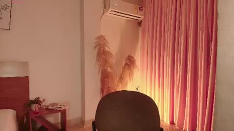 Snapshot of meganlux_1 chatting on June 11, 12:32 am - 29p online show from June 11, 12:32 am