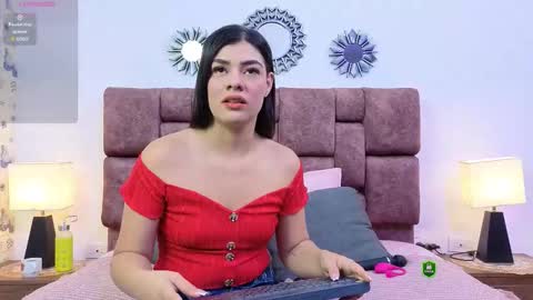 Snapshot of meganmistress_ chatting on February 3, 11:59 am MeganM online show from February 3, 11:59 am
