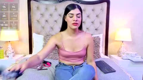 Snapshot of meganmistress_ chatting on March 2, 12:01 pm MeganM online show from March 2, 12:01 pm