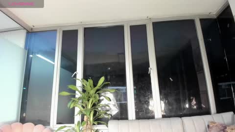 Snapshot of megann__sweet chatting on February 8, 10:50 am Mara online show from February 8, 10:50 am