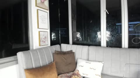 Snapshot of megann__sweet chatting on February 12, 10:24 am Mara online show from February 12, 10:24 am