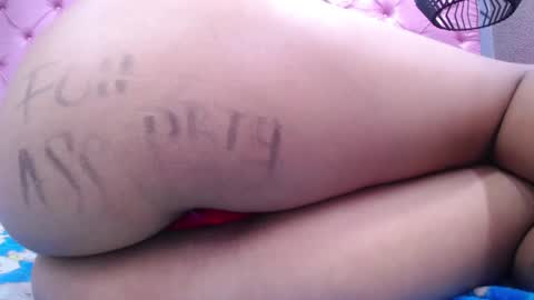 Snapshot of megann_boobs chatting on January 19, 1:00 am Megan online show from January 19, 1:00 am