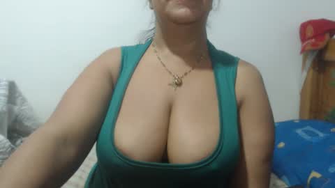 Snapshot of meganny_2023 chatting on May 6, 12:41 am Danny online show from May 6, 12:41 am
