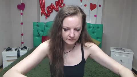 Snapshot of meganpirs chatting on May 23, 5:12 am MeganPirs online show from May 23, 5:12 am