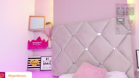 Snapshot of meganrosse__ chatting on May 24, 7:30 pm Megan online show from May 24, 7:30 pm