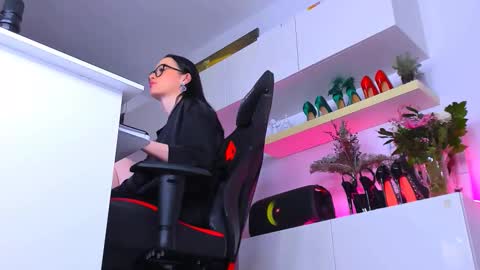 Snapshot of meganstones chatting on February 18, 4:58 pm Megan online show from February 18, 4:58 pm