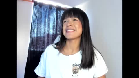Snapshot of meganthompsonn chatting on June 1, 7:04 pm Megan online show from June 1, 7:04 pm