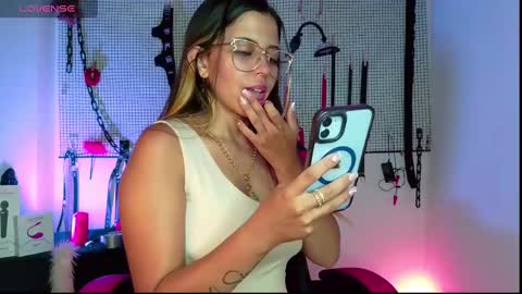 Snapshot of meggan_greey chatting on December 9, 1:24 pm Your best slave  online show from December 9, 1:24 pm