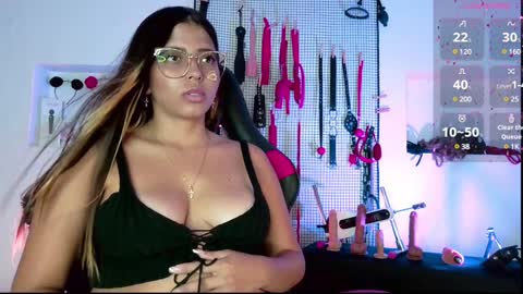 Snapshot of meggan_greey chatting on January 21, 10:08 pm Your best slave  online show from January 21, 10:08 pm