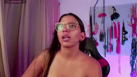 Snapshot of meggan_greey chatting on October 18, 10:21 pm Your best slave  online show from October 18, 10:21 pm