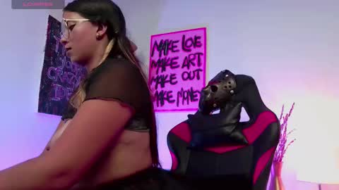 Snapshot of meggan_greey chatting on October 30, 3:46 pm Your best slave  online show from October 30, 3:46 pm