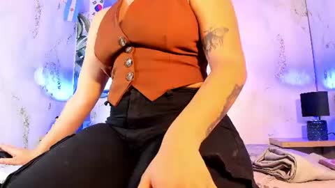 Snapshot of meggy_mae chatting on June 22, 1:19 pm MEGGY MAE online show from June 22, 1:19 pm