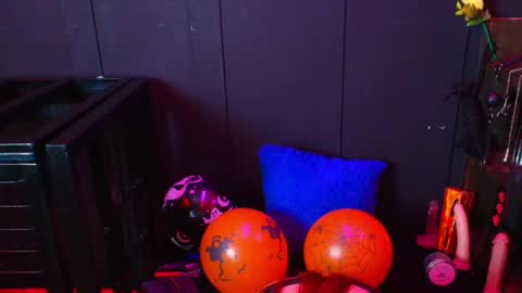 Snapshot of meghan_baker21 chatting on October 18, 1:56 pm Megahn online show from October 18, 1:56 pm