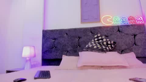 Snapshot of meghan_candy chatting on July 1, 6:29 pm meghan_candy online show from July 1, 6:29 pm