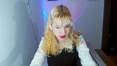 meghan_devil_ online show from March 5, 7:59 am