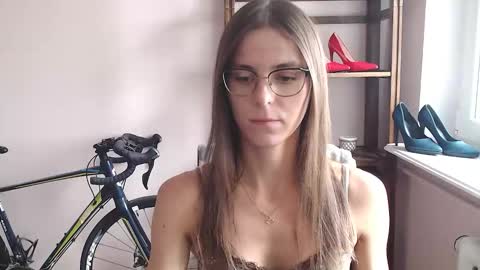 Megi online show from April 3, 1:20 pm