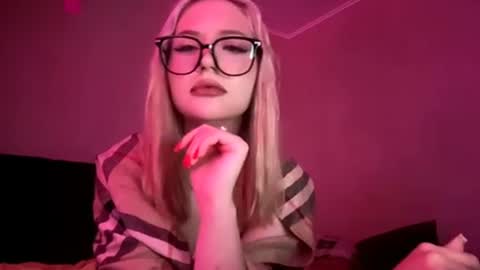 Sophie online show from June 20, 8:28 am