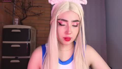 Snapshot of megumi_yang chatting on January 5, 5:41 am Megumi online show from January 5, 5:41 am