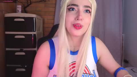 Snapshot of megumi_yang chatting on January 5, 8:43 am Megumi online show from January 5, 8:43 am