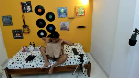 Snapshot of meisevil77 chatting on June 8, 2:34 am MEIS online show from June 8, 2:34 am